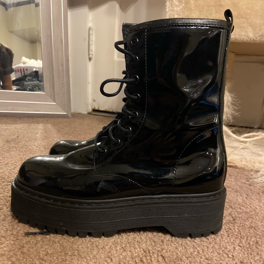 Platform combat boots